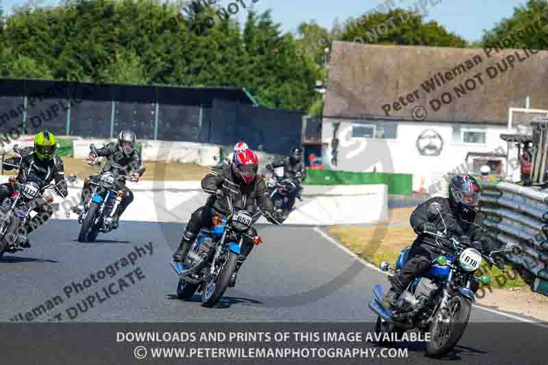 Vintage motorcycle club;eventdigitalimages;mallory park;mallory park trackday photographs;no limits trackdays;peter wileman photography;trackday digital images;trackday photos;vmcc festival 1000 bikes photographs